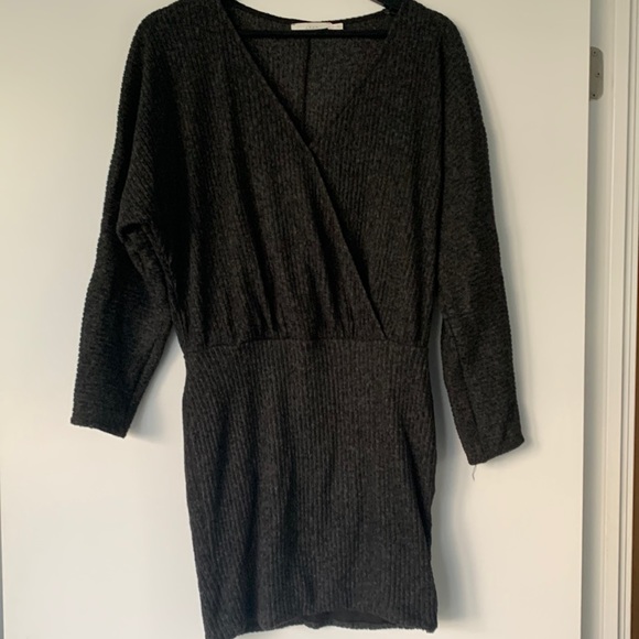 🎉HOST PICK🎉🎉 Lush - gorgeous grey tunic length top or mini dress - Picture 2 of 10